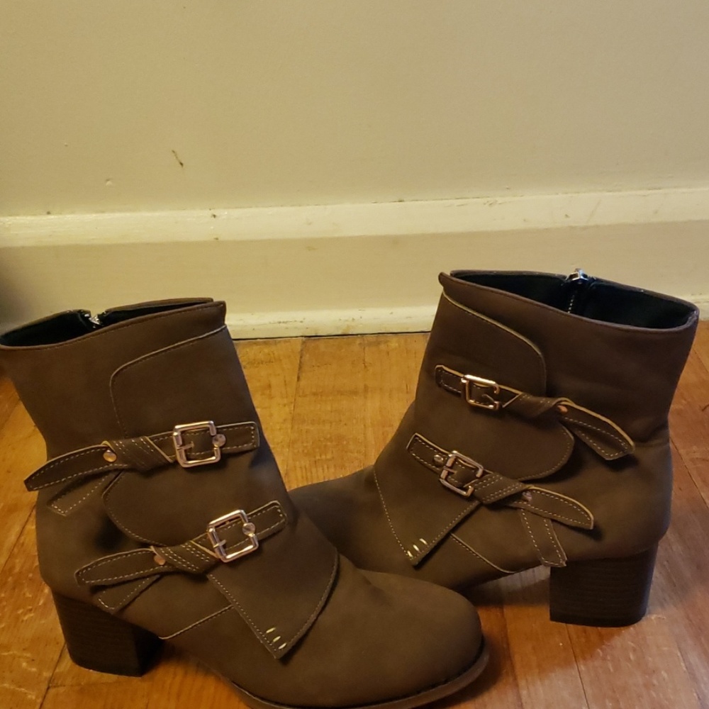 Dress boots